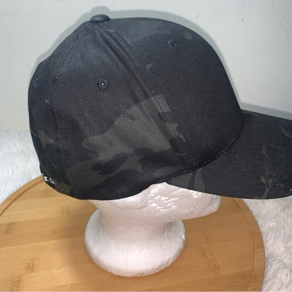 Grizzly Lodge Hat Cap Black Canada Flex fit L-XL Camo Pattern - Picture 2 of 6